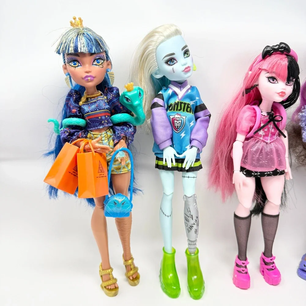 Monster High G3 Doll Lot Draculaura Frankie Clawdeen Cleo de Nile Mattel 2021